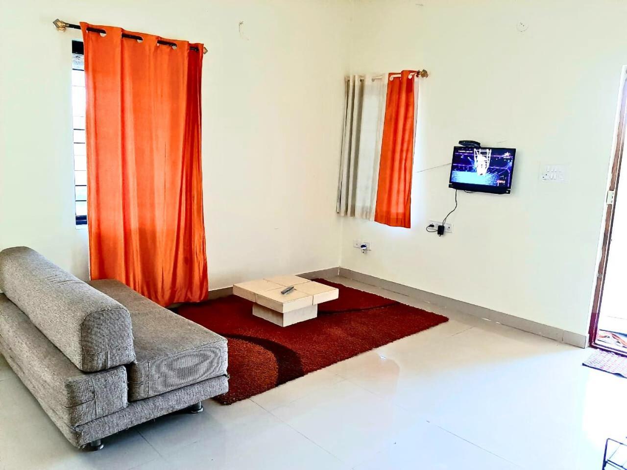 Golden Magnolia Homestay Bangalore Exterior foto